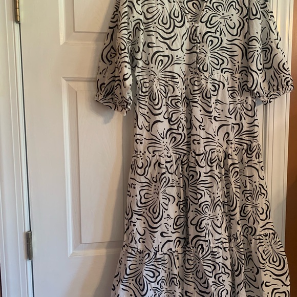 Zara White & Black Printed Tired V-Neckline Midi Dress Voluminous Sleeves Lined - Picture 7 of 12